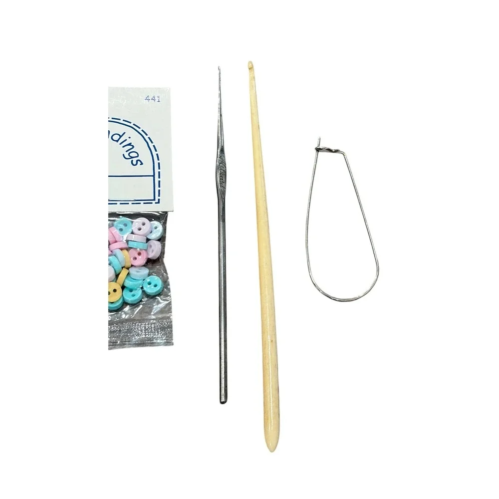 Vintage Sewing Notions Lot Scovill Risdon Snaps‎ Wrights Piping Crochet Hooks